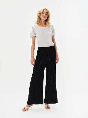 Czarne spodnie o strukturalnej fakturze Top Secret