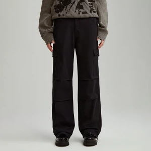 Czarne spodnie parachute z kieszeiami cargo House