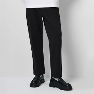 Czarne spodnie relaxed fit z elastycznym pasem i zapięciem House