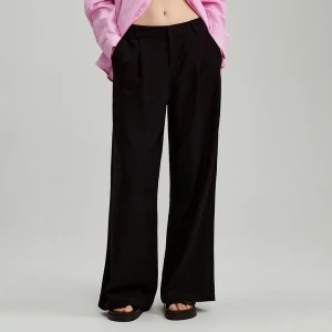 Czarne spodnie wiskozowe straight fit z domieszką lnu House