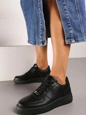 Czarne Sznurowane Sneakersy Ozdobione Perforacją Ellemisa