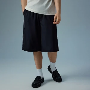 Czarne szorty super baggy z szarymi lampasami House