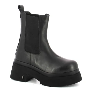 Czarne sztyblety na platformie CARINII B10504-E50-000-000-000
