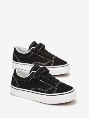 Czarne Tenisówki przed Kostkę z Rzepem i Przeszyciami Helethy