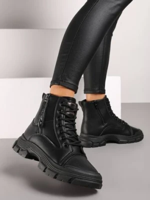 Czarne Traperki na Tłoczonej Podeszwie Ozdobione Suwakiem przy Cholewce Linicia