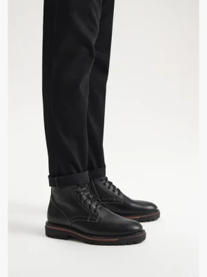 Czarne trzewiki męskie z brązową wstawką w spodzie Ryłko