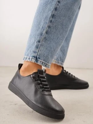 Czarne Wsuwane Tenisówki z Perforacją i Podeszwą z Bieżnikiem Illanya kang you