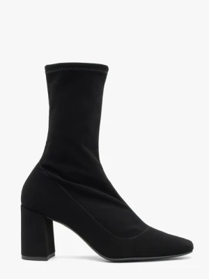 Czarne wyższe botki skarpetowe na słupku Ryłko