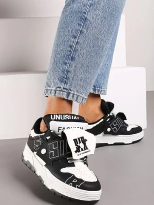 Czarno-Białe Sneakersy na Płaskiej Podeszwie Ozdobione Napisami Griefra