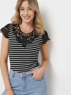 Czarno-Biały T-shirt z Bawełny z Koronką przy Dekolcie i Rękawach Alilama Fashion