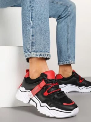 Czarno-Czerwone Sneakersy z Ozdobnym Paskiem i Siateczką Selaril