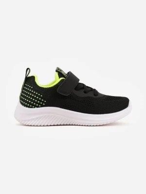 Czarno-Zielone Buty Sportowe Sneakersy z Perforacją i Tłoczoną Podeszwą Uriltora Apawwa