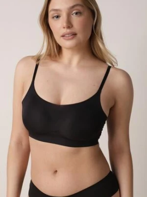 Czarny Bezszwowy Biustonosz Bez Fiszbin z Usztywnianymi Miseczkami Leavessa