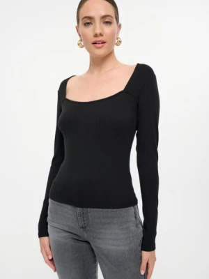 Czarny dapasowany top z dekoltem karo Greenpoint