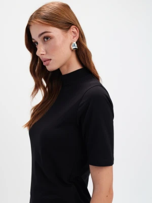 Czarny dopasowany golf Top Secret