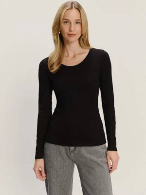 Czarny dopasowany longsleeve z błyszczącą nitką Greenpoint