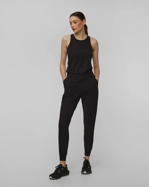 Czarny kombinezon damski Casall Weekend Jumpsuit Racerback