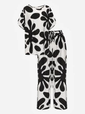 Czarny Komplet z Wiskozy Bluzka z Falbankami i Szerokie Spodnie w Liście Thalla ambitionfly