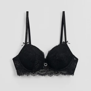 Czarny koronkowy biustonosz z kokardkami i serduszkiem House