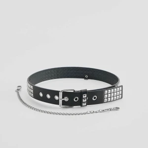 Czarny pasek z łańcuchem i ćwiekami House