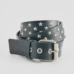 Czarny pasek z metalowymi gwiazdkami House