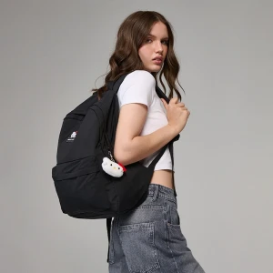 Czarny pecak z haftem i brelokiem Hello Kitty House