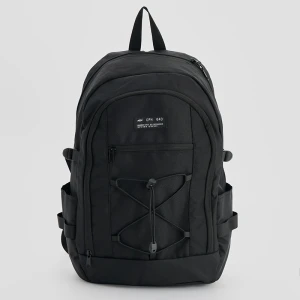 Czarny plecak z kieszeniami i gumką na przodzie House