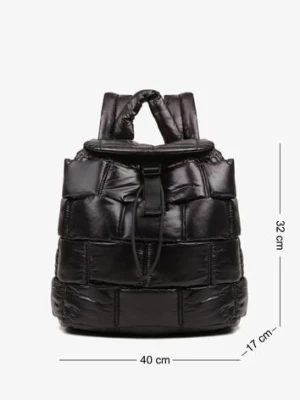 Czarny Plecak z Klapą i Ściągaczem Zdobiony Pikowaniem 3D Revitta kassandra