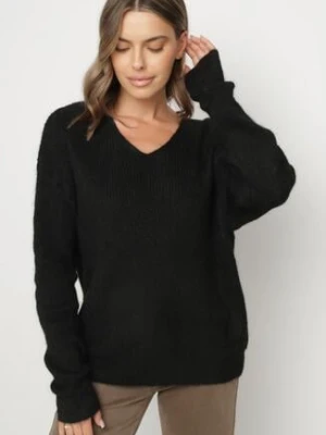 Czarny Sweter z Dodatkiem Wełny i Trójkątnym Dekoltem Esmina christy