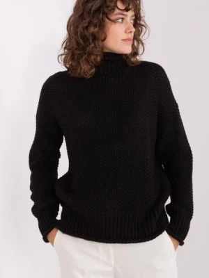 Czarny sweter z golfem o kroju oversize