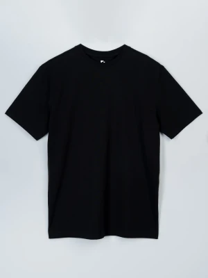 Czarny t-shirt bez nadruków Reporter