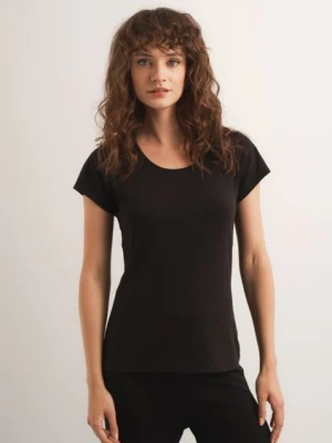 Zdjęcie produktu Czarny T-shirt damski basic OCHNIK