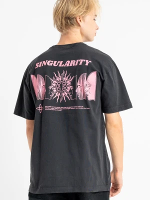 Czarny t-shirt LOOSE z autorską grafiką z tyłu Reporter