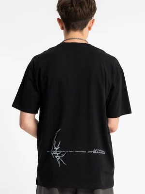 Czarny t-shirt loose z autorską grafiką z tyłu Reporter Young