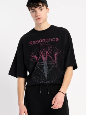 Czarny t-shirt z autorską grafiką z przodu Reporter Young