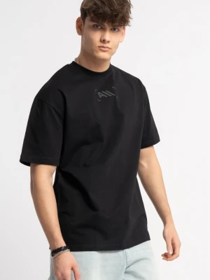 Czarny t-shirt z minimalistycznym nadrukiem pod szyją Reporter