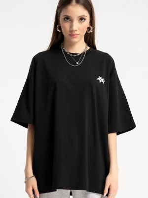 Czarny t-shirt OVERSIZE z minimalistycznym nadrukiem z przodu Reporter