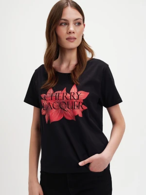 Czarny top z czerwonym nadrukiem Top Secret