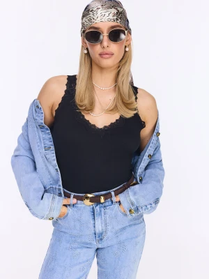 Czarny top z rayonu z koronkowym wykończeniem TARANKO