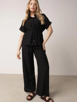 Czarny Wiskozowy Komplet Spodnie i Bluzka Koszulowa z Wiązaniem w Talii Irinryss cflo
