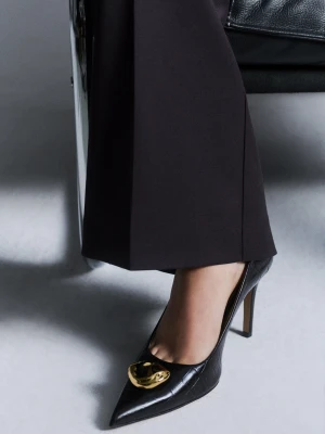 Czekoladowe czółenka na obcasie z noskami w szpic TARANKO