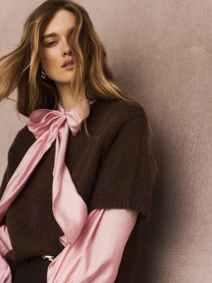 Czekoladowy luźny sweter z krótkim rękawem TARANKO