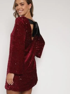 Czerwona Cekinowa Sukienka z Odkrytymi Plecami i Wiązaniem Diadina