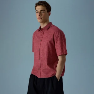 Czerwona koszula w kratkę z krótkim rękawem House