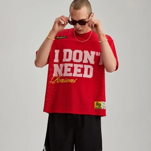 Czerwona koszulka z nadrukiem I don't need Reasons House