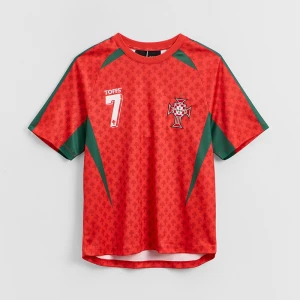 Czerwona koszulka z nadrukiem Portugal House