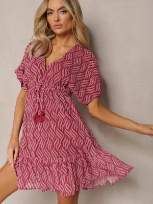 Czerwona Mini Sukienka z Falbanką o Fasonie Nietoperza z Trójkątnym Dekoltem i Troczkami Beinnase R&f Fashion