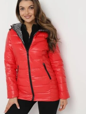Czerwona Pikowana Kurtka o Metalicznym Poblasku z Kapturem Miretal swest