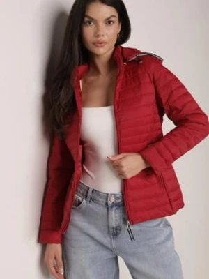 Czerwona Pikowana Kurtka Przejściowa z Kapturem z Lamówką i Ściągaczami Zidara mhm