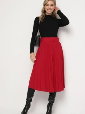 Czerwona Plisowana Spódnica Ozdobiona Paskiem z Okrągła Klamrą Sanelle fashion
